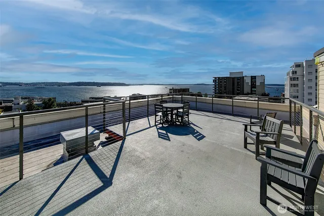 $539,000 | 530 4th Avenue West, Unit 502, Seattle, WA 98119