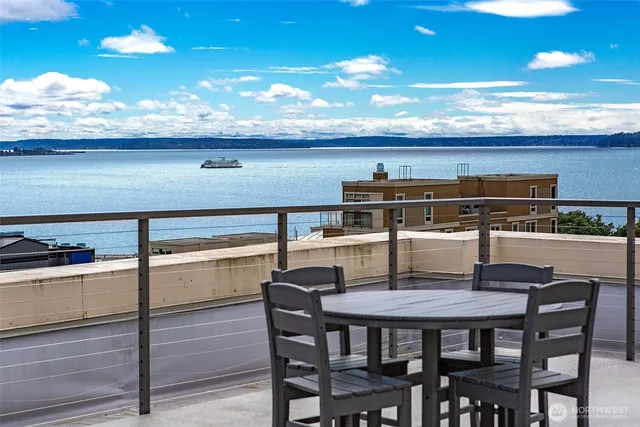 $539,000 | 530 4th Avenue West, Unit 502, Seattle, WA 98119