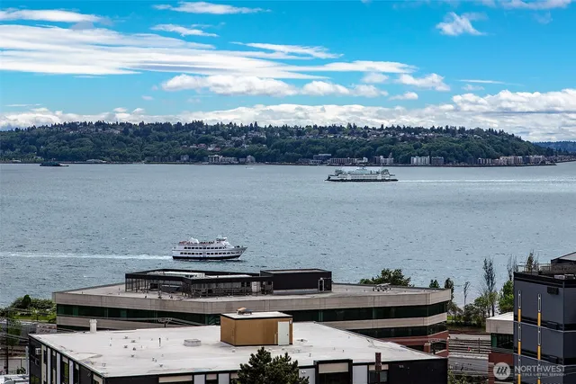 $539,000 | 530 4th Avenue West, Unit 502, Seattle, WA 98119