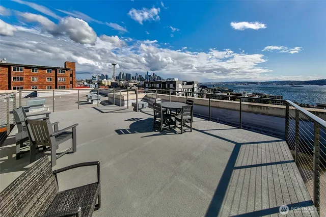 $539,000 | 530 4th Avenue West, Unit 502, Seattle, WA 98119