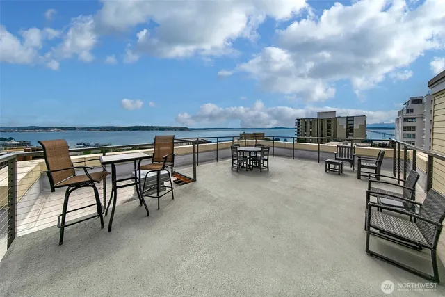 $539,000 | 530 4th Avenue West, Unit 502, Seattle, WA 98119