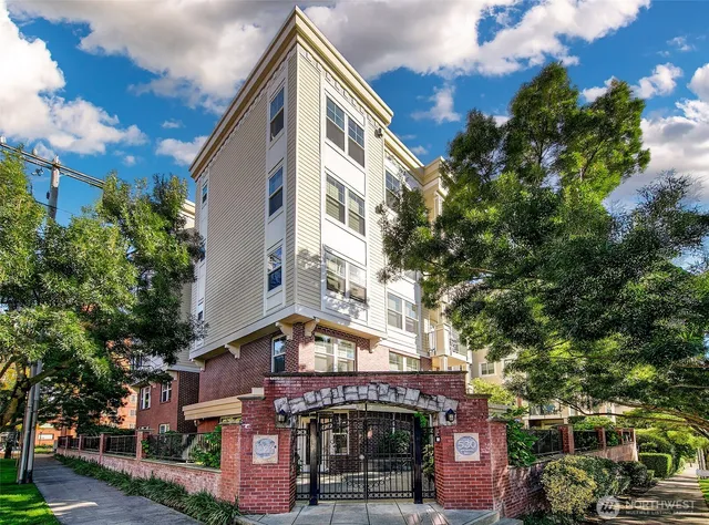 $539,000 | 530 4th Avenue West, Unit 502, Seattle, WA 98119