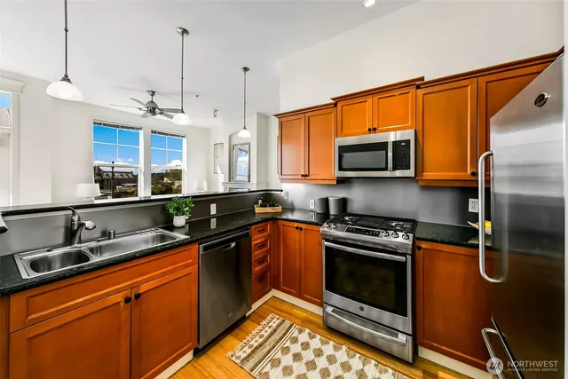 $539,000 | 530 4th Avenue West, Unit 502, Seattle, WA 98119