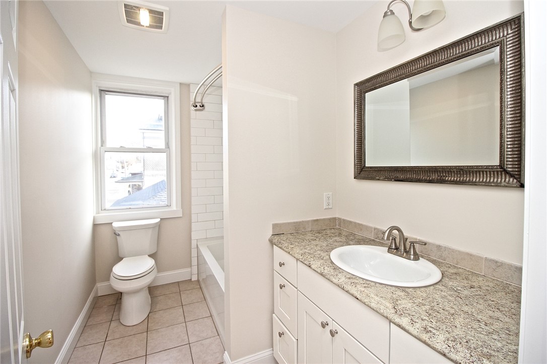 668 Thames Street, Unit 2 Newport, RI 02840 - Photo 21 of 42 Full bath with Tub & Shower