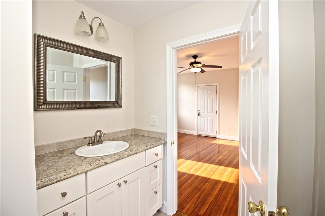 668 Thames Street, Unit 2 Newport, RI 02840 - Photo 23 of 42 Full bath with Tub & Shower view to living room
