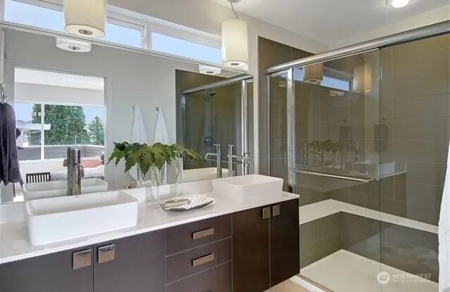 $4,195 | 7814 Stroud Avenue North, Seattle, WA 98103