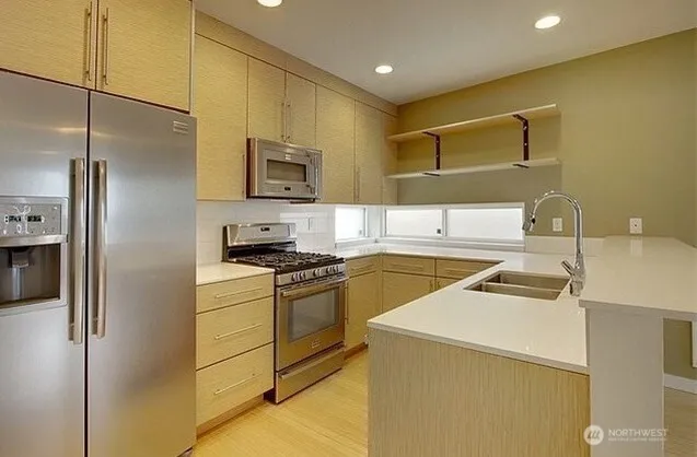 $4,195 | 7814 Stroud Avenue North, Seattle, WA 98103