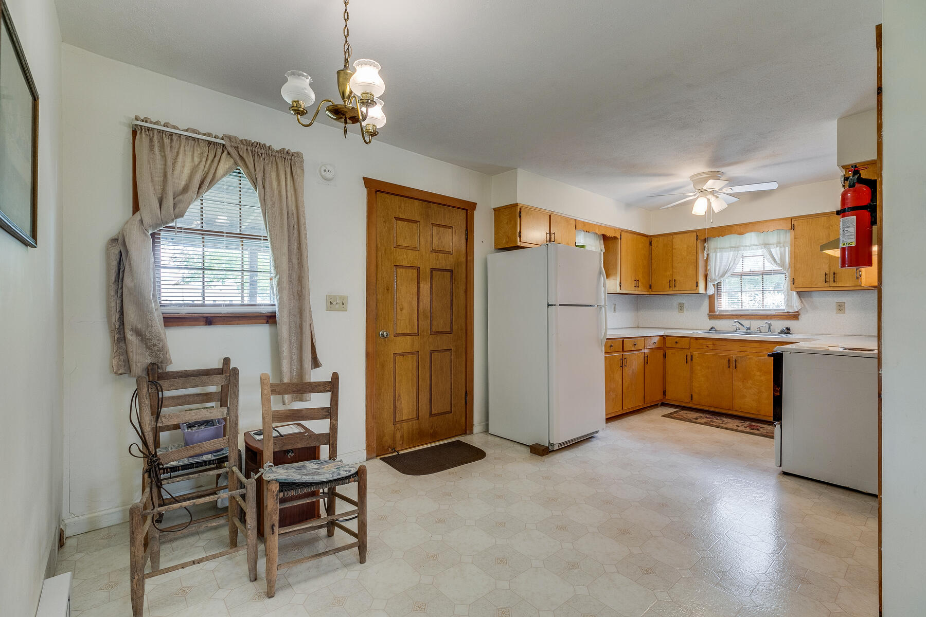 4145 Reservoir Road Kingsport, TN 37660 - Photo 27 of 42 011
