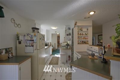 14513 Southeast 196th Place Renton, WA 98058 - Photo 4 of 15 Gallery Image 4