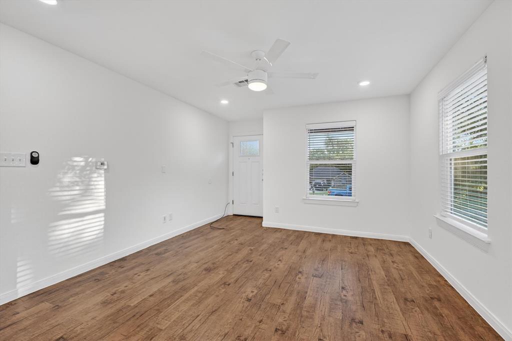 422 East Shepherd Street Denison, TX 75021 - Photo 6 of 26