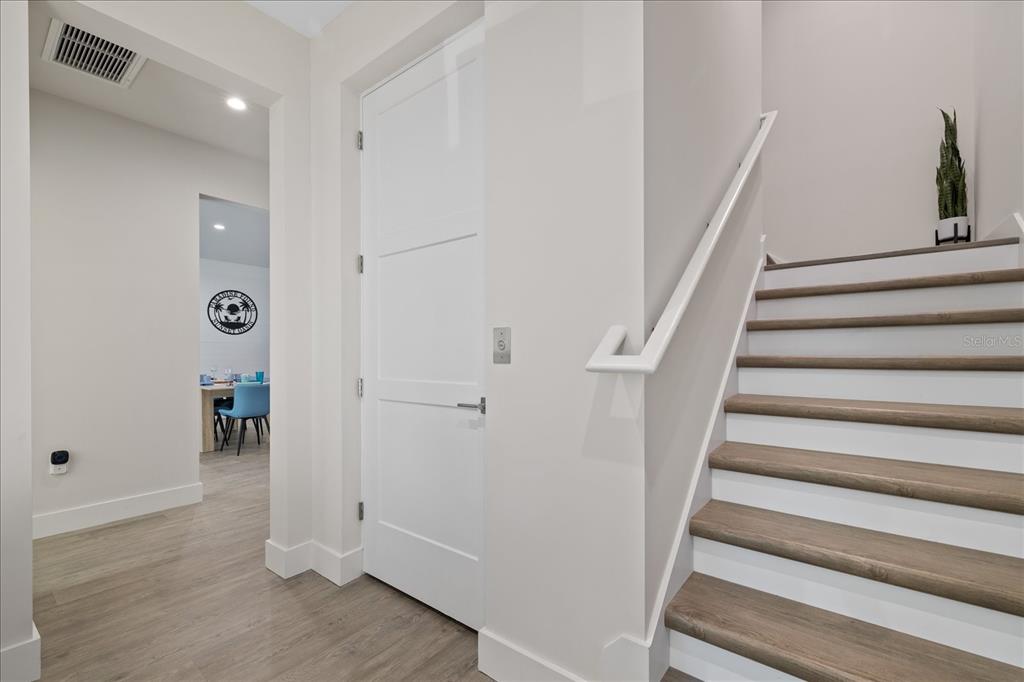 623 Petit Way Largo, FL 33770 - Photo 8 of 54