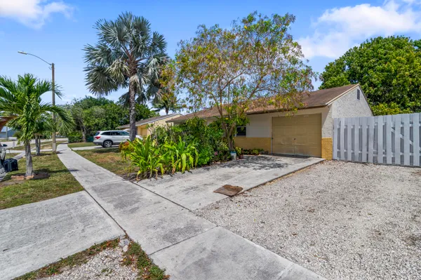 $3,000 | 4442 Empire Way, Greenacres, FL 33463