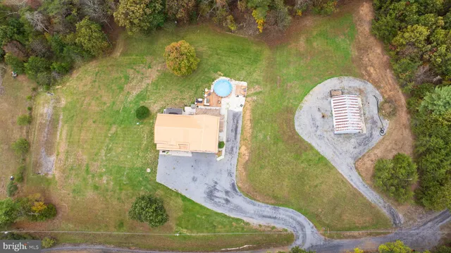 $559,900 | 373 Whissen Lane, Berkeley Springs, WV 25411