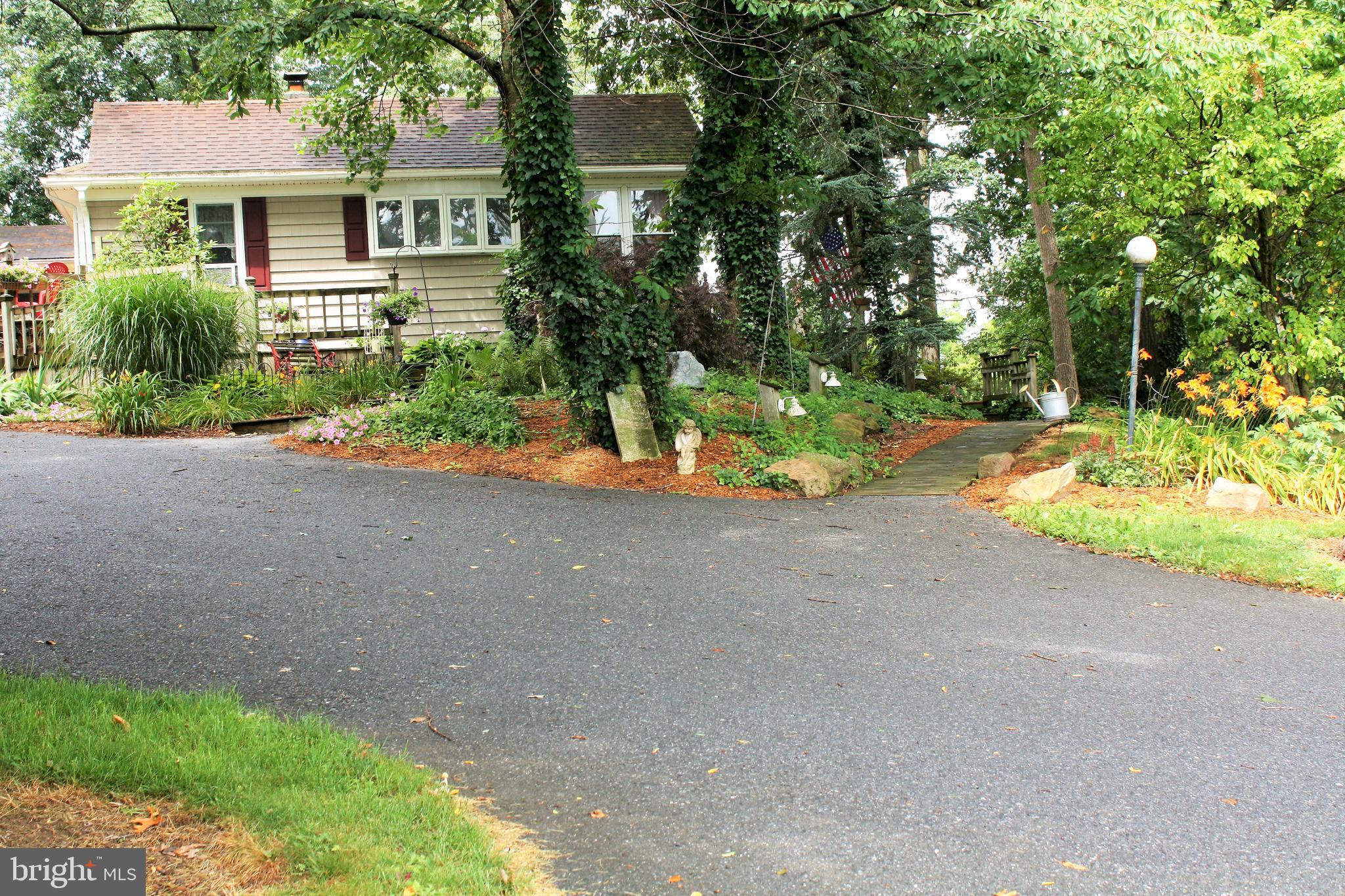 1518 Gish Road Manheim, PA 17545 - Photo 11 of 102