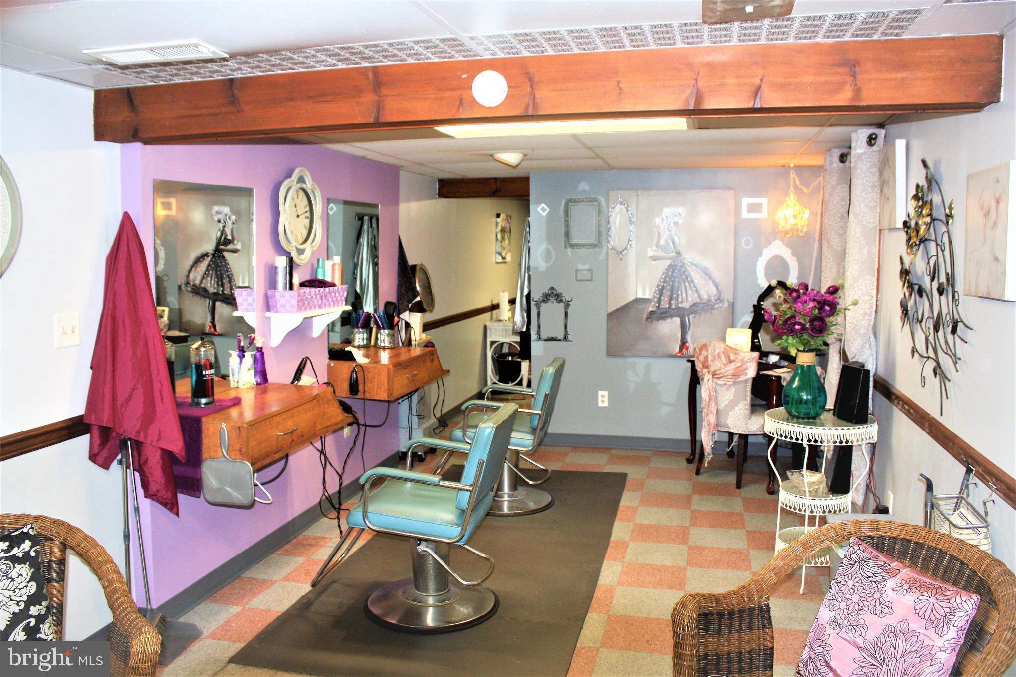 1518 Gish Road Manheim, PA 17545 - Photo 62 of 102 Salon