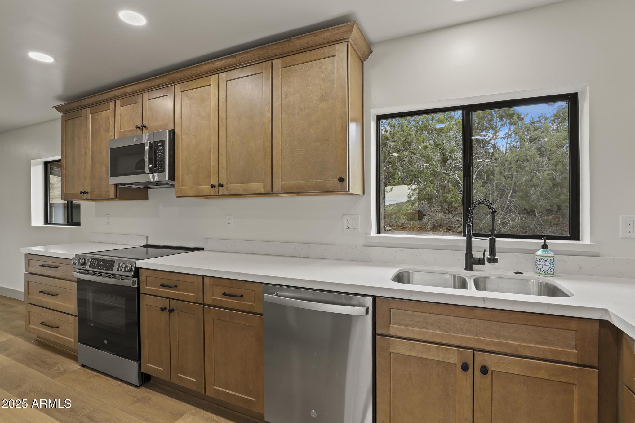169 North Lee's Way Payson, AZ 85541 - Photo 10 of 35 Kitchen