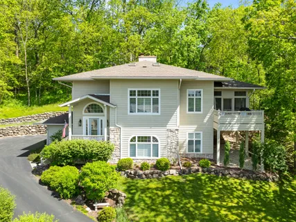 $1,029,900 | 1066 Edinborough Court, Geneva, WI 53147