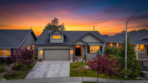 $499,000 | 270 Northwest 33rd Street, Redmond, OR 97756