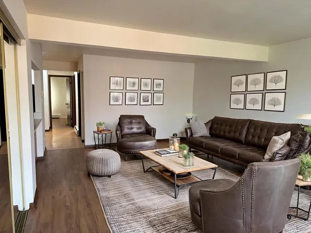 $1,800 | 490 Pleasant Run Drive, Unit F, Wheeling, IL 60090