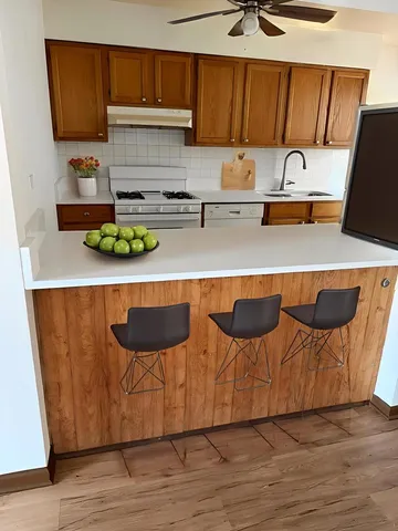 $1,800 | 490 Pleasant Run Drive, Unit F, Wheeling, IL 60090