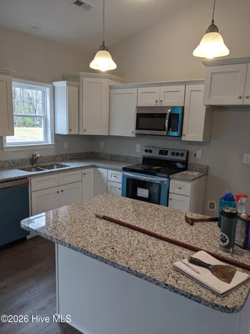 $2,300 | 631 Belt Road, Hampstead, NC 28443