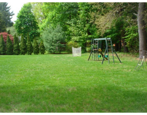 16 Castle Gate Road Wayland, MA 01778 - Photo 11 of 12 Gallery Image 11
