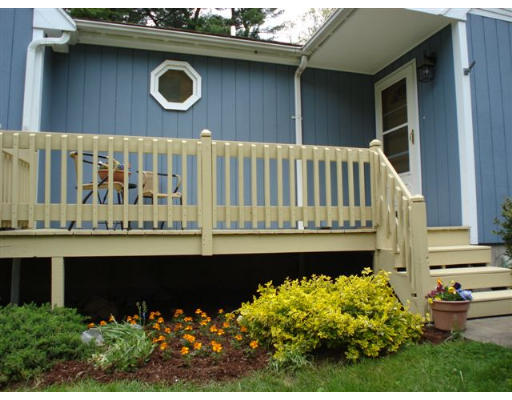 16 Castle Gate Road Wayland, MA 01778 - Photo 2 of 12 Gallery Image 2