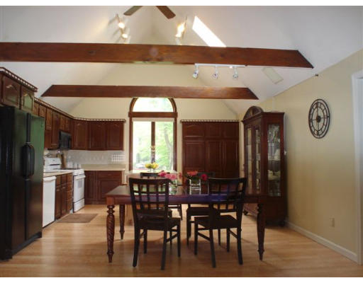 16 Castle Gate Road Wayland, MA 01778 - Photo 4 of 12 Gallery Image 4