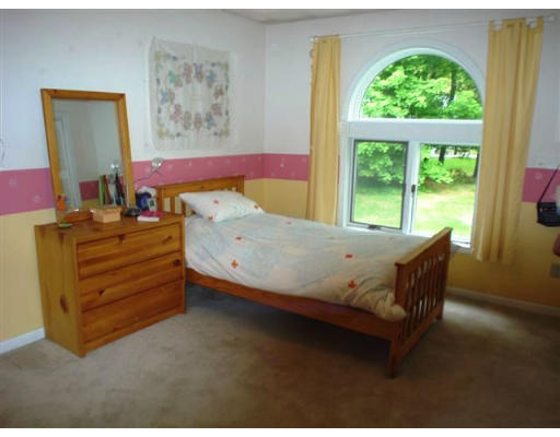 16 Castle Gate Road Wayland, MA 01778 - Photo 8 of 12 Gallery Image 8