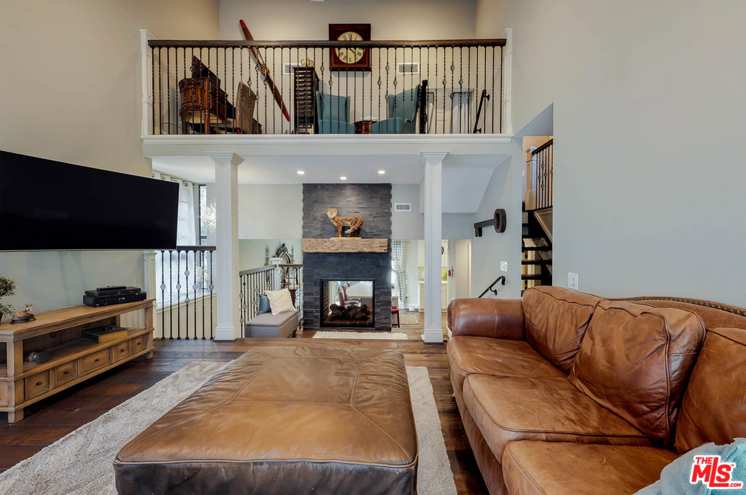 2320 Rosecrest Street Glendale, CA 91208 - Photo 1 of 30