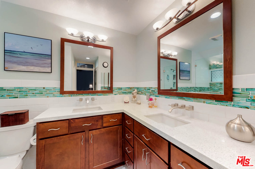 2320 Rosecrest Street Glendale, CA 91208 - Photo 19 of 30