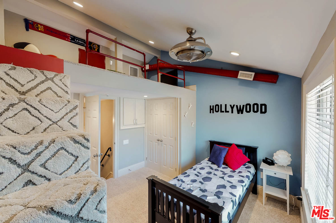 2320 Rosecrest Street Glendale, CA 91208 - Photo 21 of 30