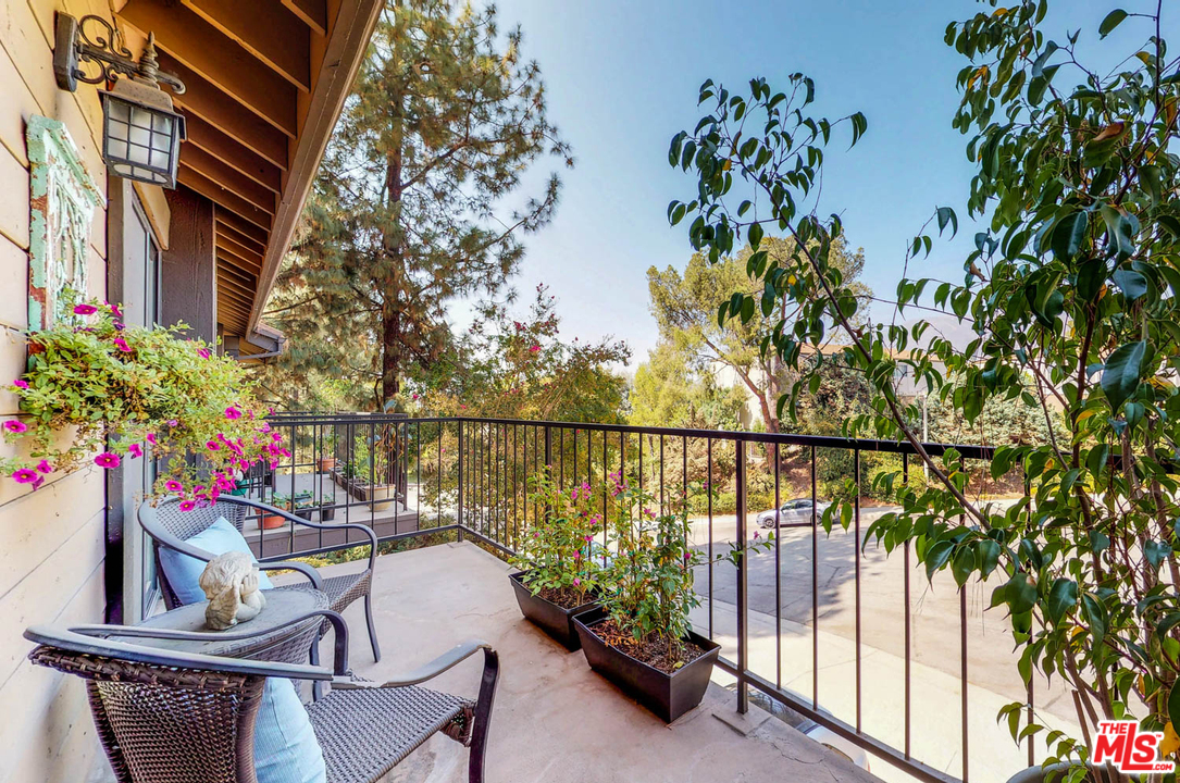 2320 Rosecrest Street Glendale, CA 91208 - Photo 24 of 30