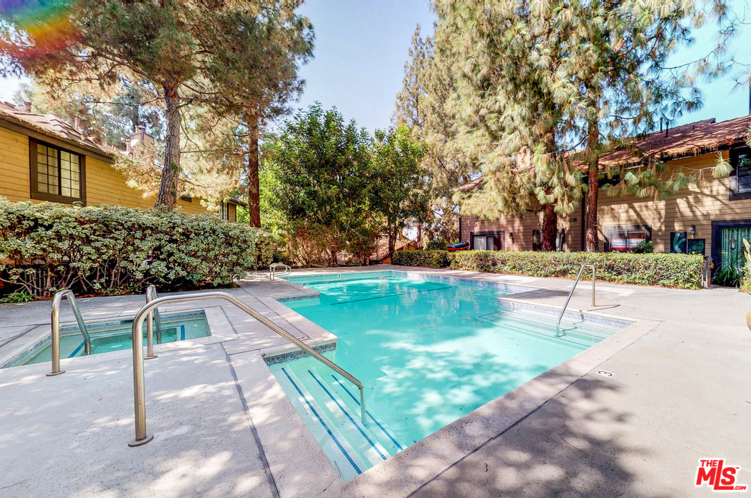 2320 Rosecrest Street Glendale, CA 91208 - Photo 27 of 30