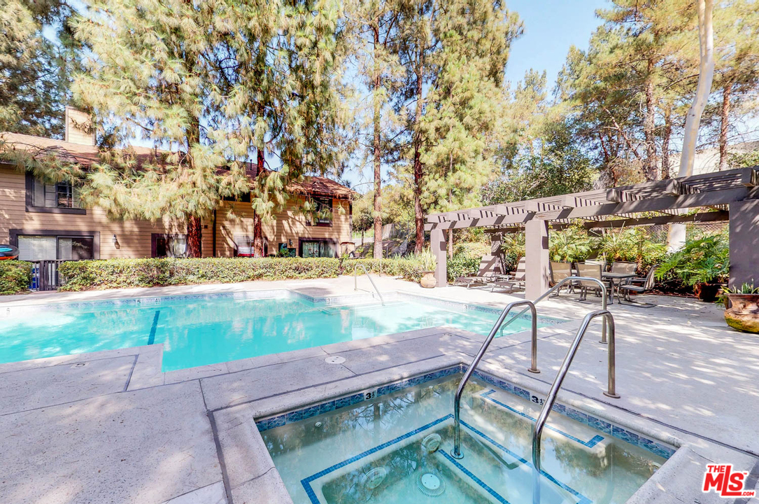 2320 Rosecrest Street Glendale, CA 91208 - Photo 28 of 30