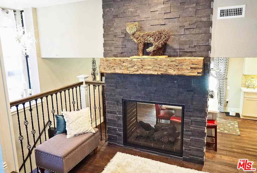 2320 Rosecrest Street Glendale, CA 91208 - Photo 8 of 30