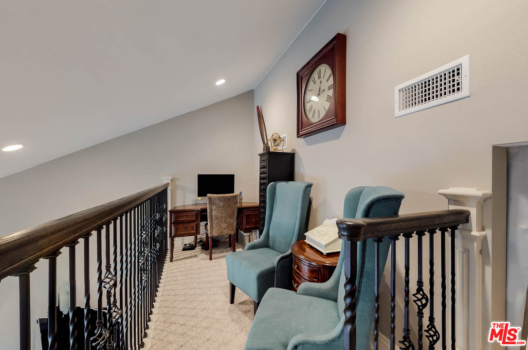 2320 Rosecrest Street Glendale, CA 91208 - Photo 9 of 30