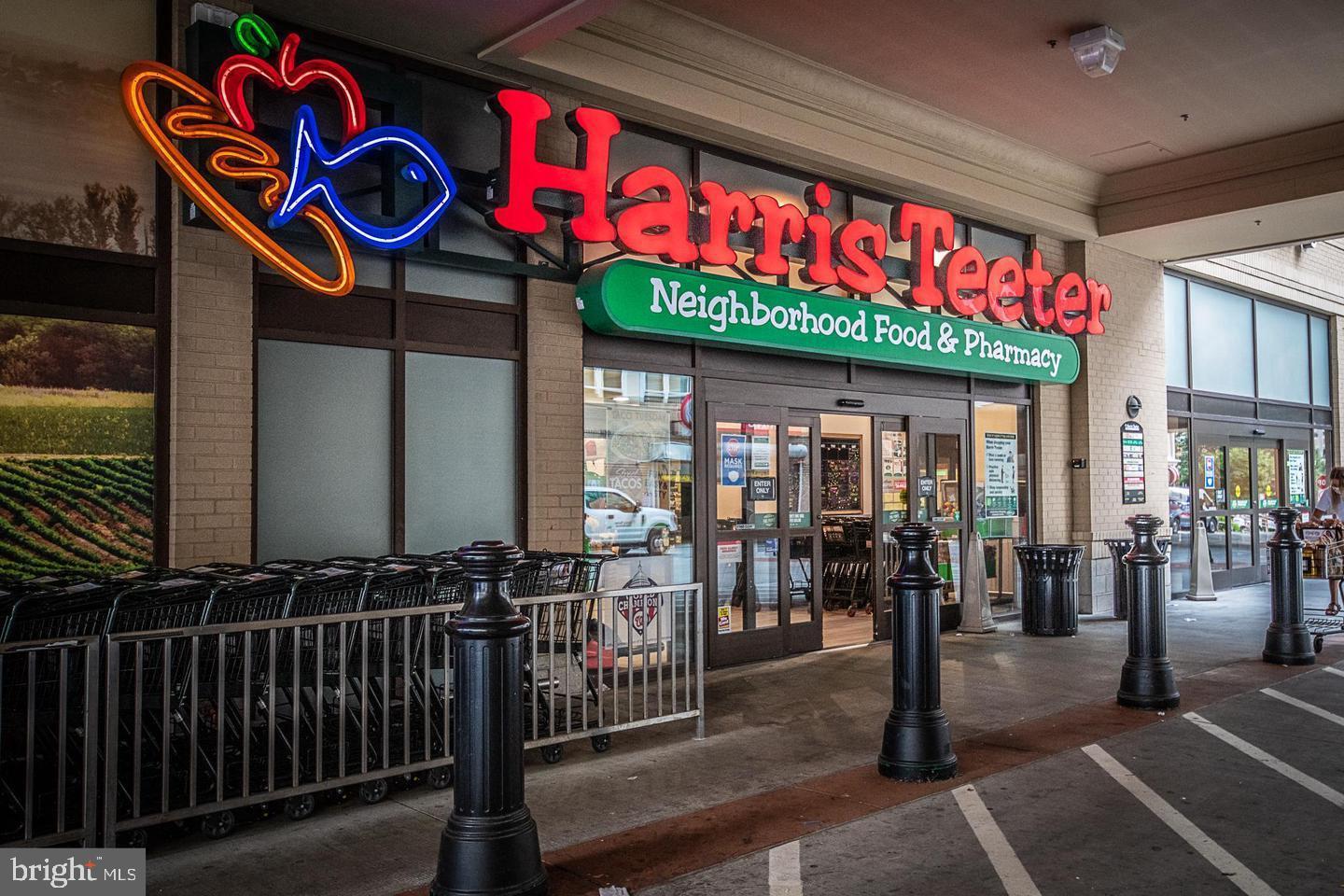 2655 Prosperity Avenue, Unit 108 Fairfax, VA 22031 - Photo 36 of 47 a street sign on a street