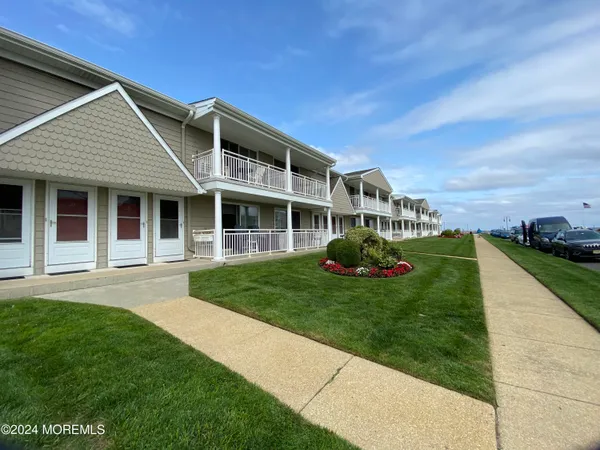 $2,300 | 205 Ocean Avenue, Unit 27, Belmar, NJ 07719