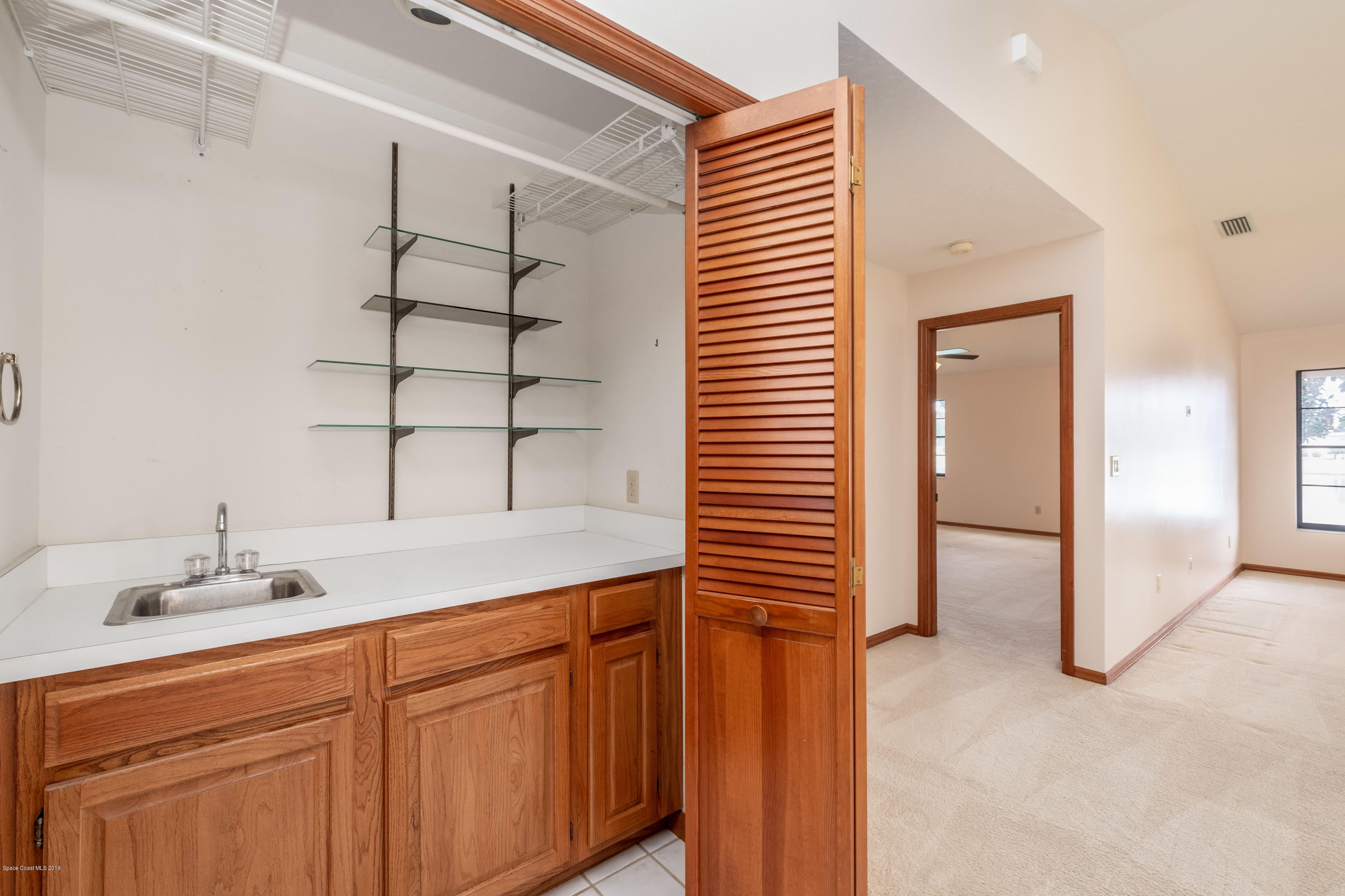 912 Ridge Lake Drive Melbourne, FL 32940 - Photo 17 of 27 wet bar