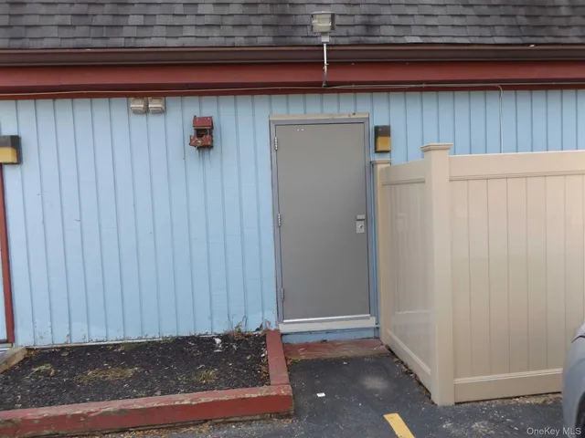 a view of a utility room