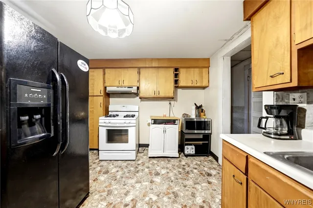 $179,900 | 86 Kingston Place, Buffalo, NY 14210