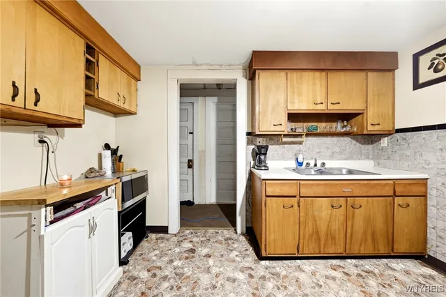 $179,900 | 86 Kingston Place, Buffalo, NY 14210