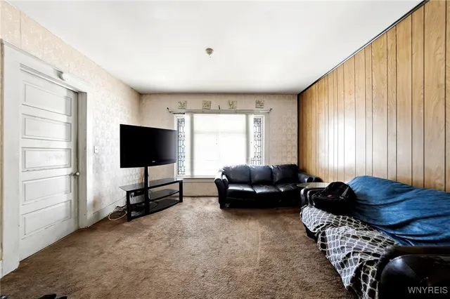 $179,900 | 86 Kingston Place, Buffalo, NY 14210