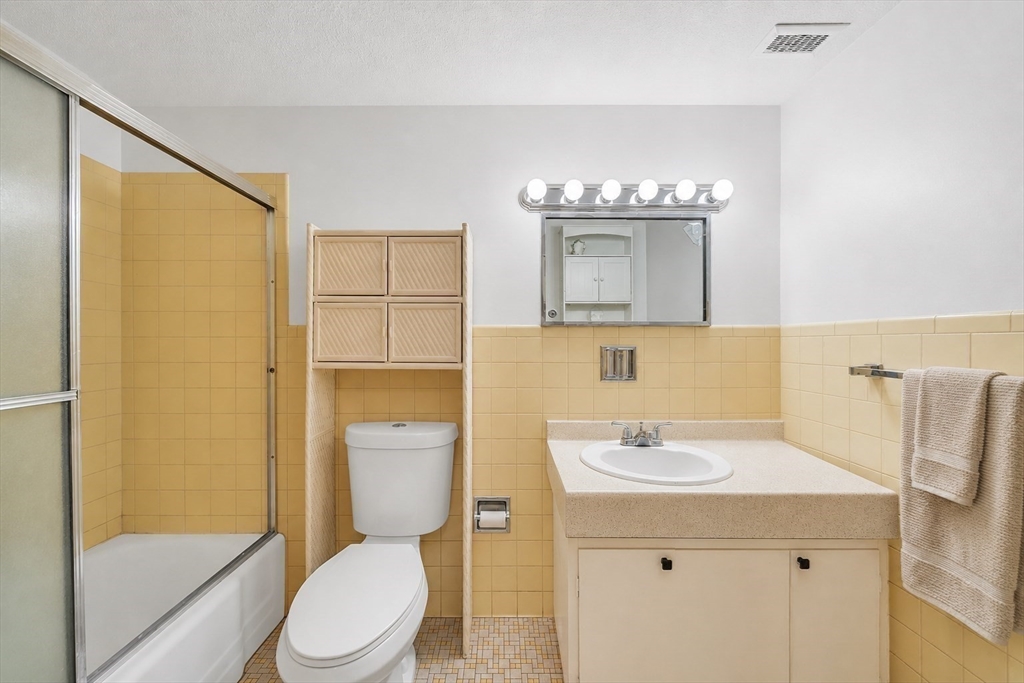 101 Mulberry Street, Unit 305 Springfield, MA 01105 - Photo 6 of 10