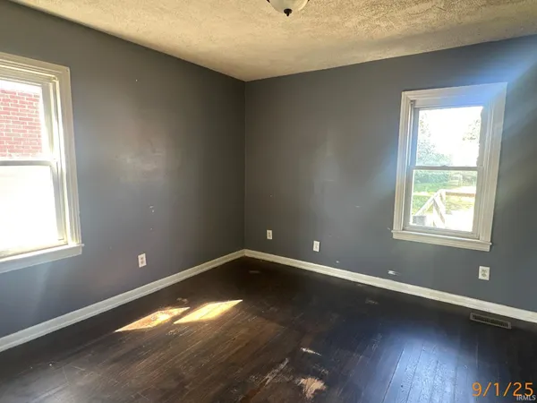 $99,900 | 1233 11th Street, Tell City, IN 47586