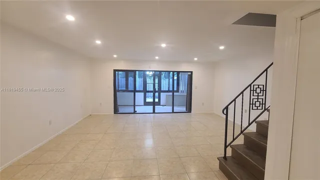 $319,000 | 3321 Raleigh Street, Unit 3H, Hollywood, FL 33021