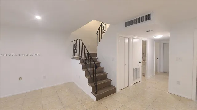 $319,000 | 3321 Raleigh Street, Unit 3H, Hollywood, FL 33021