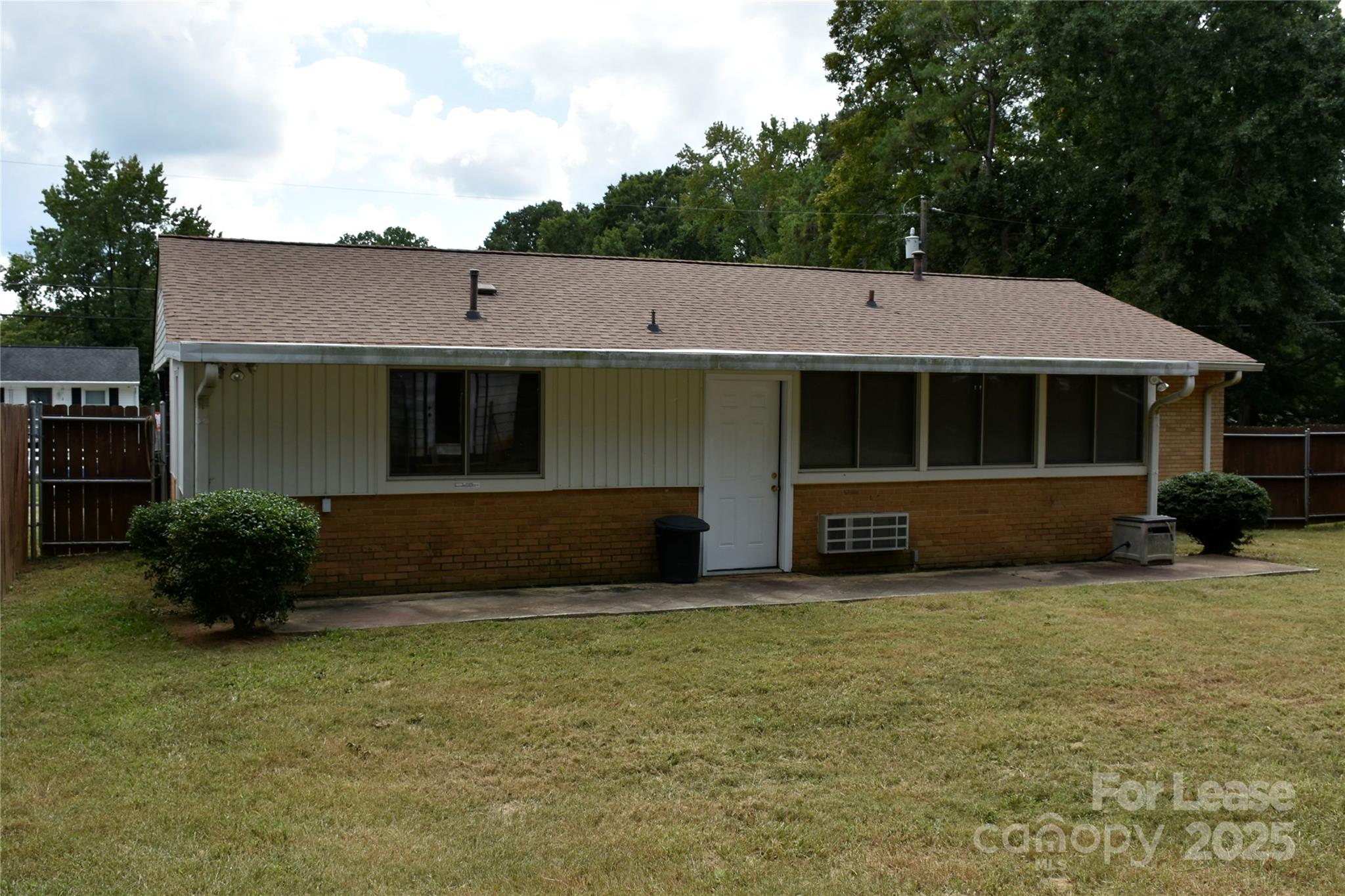 318 Fulton Street Kings Mountain, NC 28086 - Photo 3 of 6