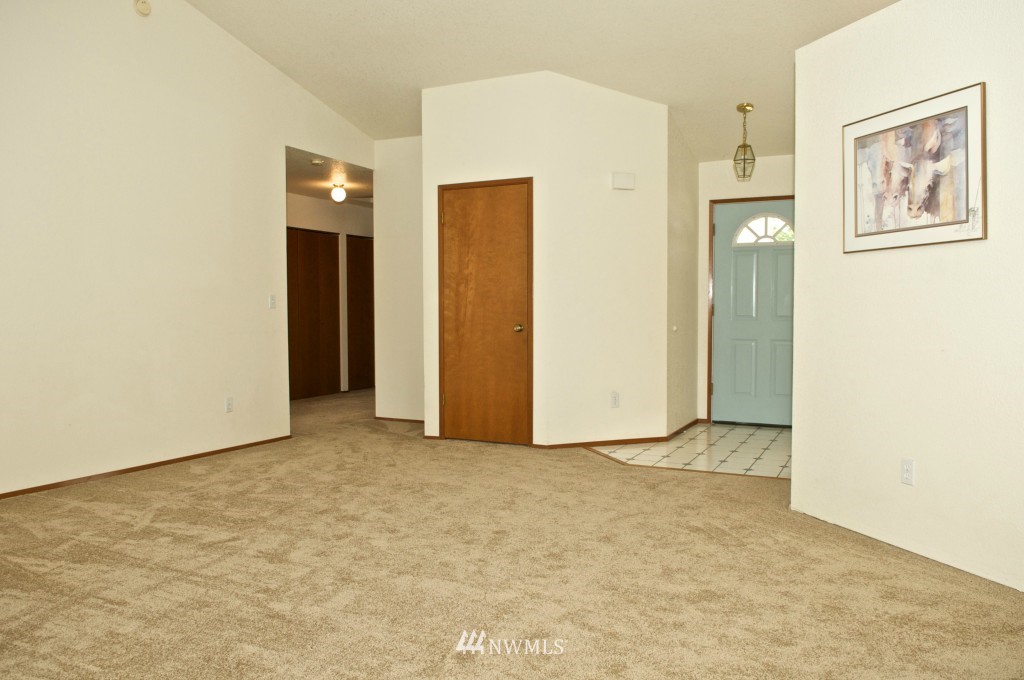13320 Erskine Road Southwest Rochester, WA 98579 - Photo 4 of 25